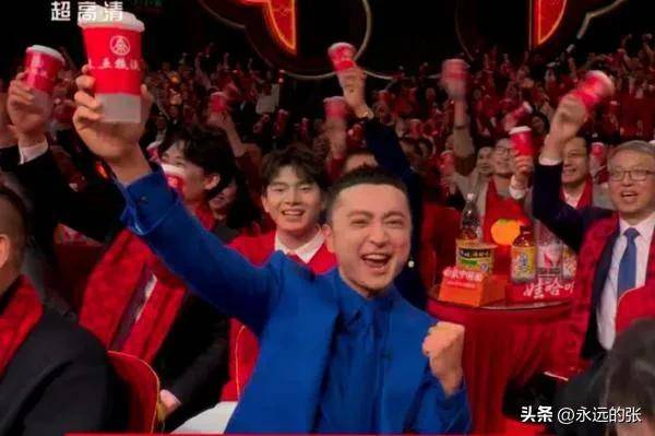 演的魔术《画蛇添福》从以下几方面来看待AG真人国际对于刘谦在2025年春晚表(图3)
