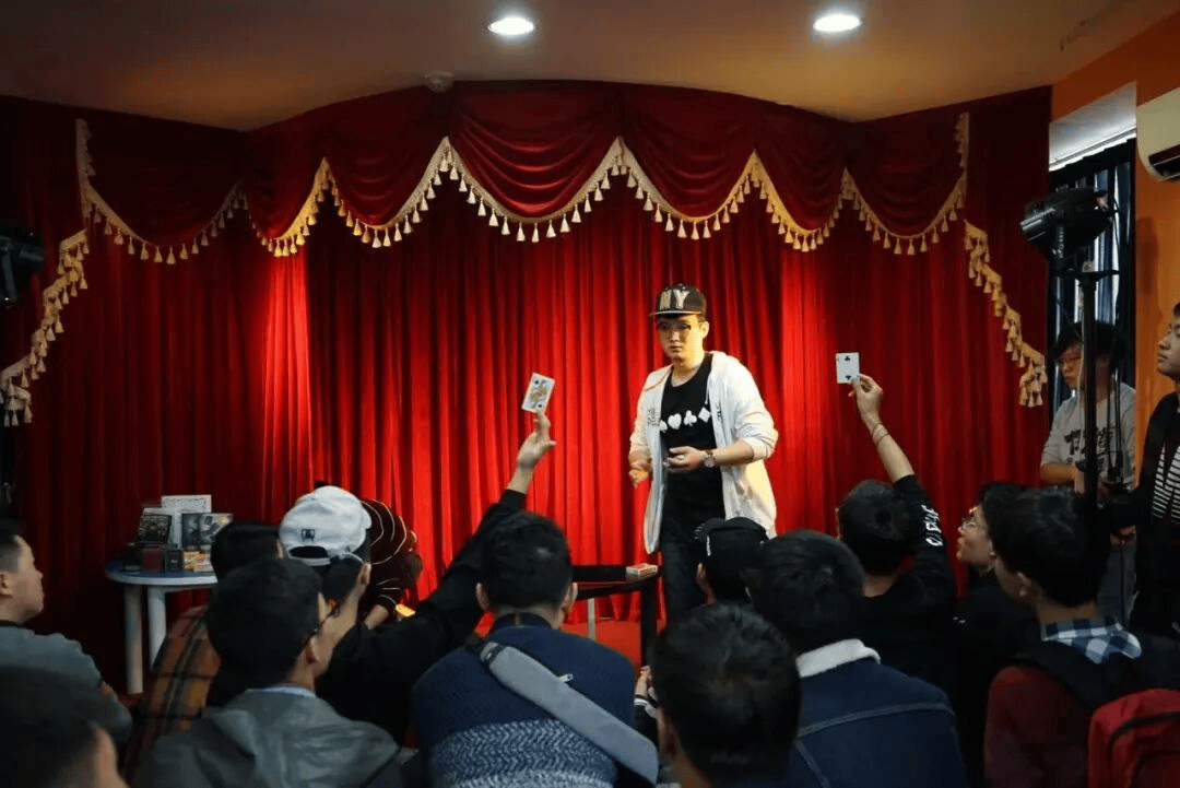 术分享与交流「扑克牌翻飞的浪漫与秩序」AG真人国际游戏扑克牌艺术展览 花切魔(图4)